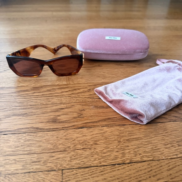 MIU MIU Rectangular sunglasses - Picture 2 of 7